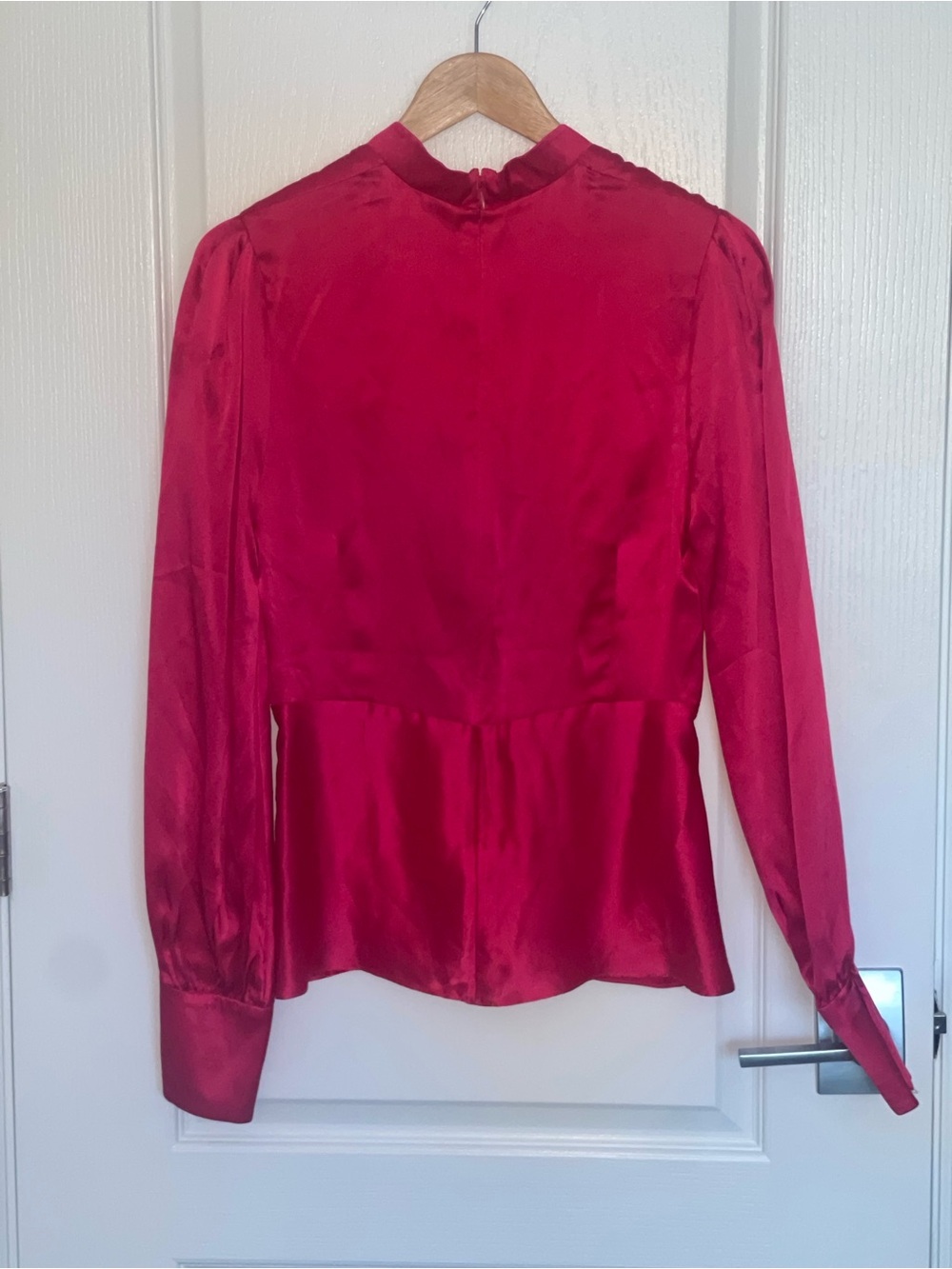 JONATHAN SIMKHAI Tamara Twist Front Top Blouse Hot Pink Twist Front 100% Silk 8 - Picture 8 of 8